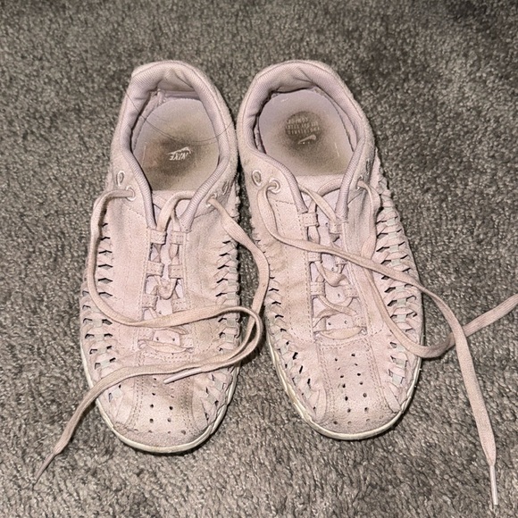 Nikes - Picture 3 of 7